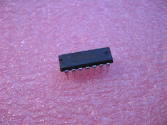 IC TLC3704CN Texas Instruments Quad LinCMOS Voltage Comparator 14 Pin DIP